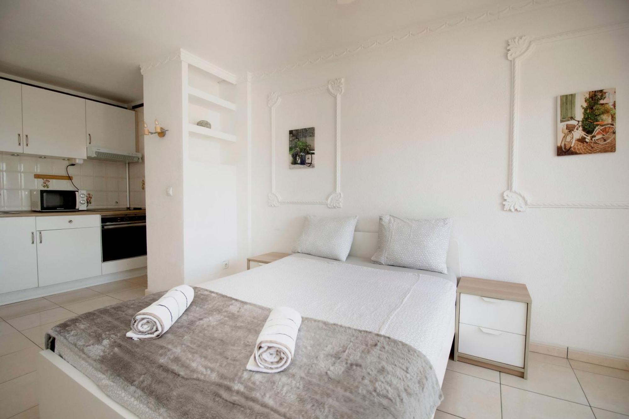 Studio In Calypso,Calahonda 200 Metres From The Beach Sitio de Calahonda Exterior photo